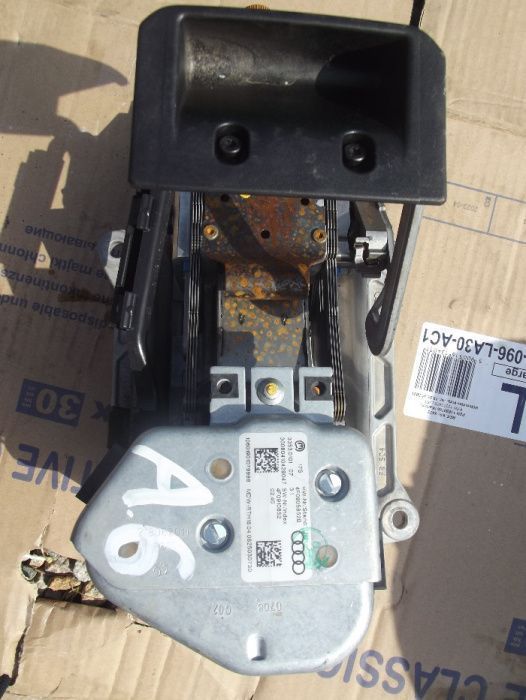 Motoras blocare coloana Volan Audi A6 2005-2001 dezmembrez Audi a6 2.0