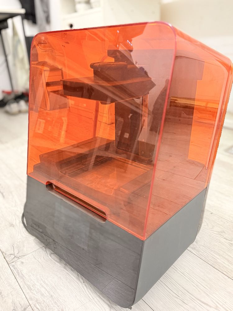 Продаю 3D-принтер Formlabs Form 3