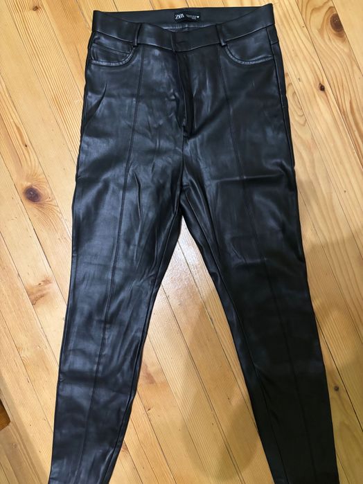 Кожени панталони размер М 15лв/бр.