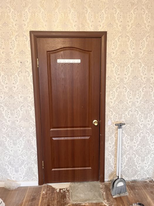 Продам дверь 80 см