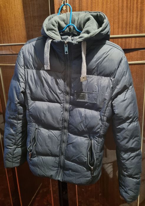 Продам зимнюю куртку
