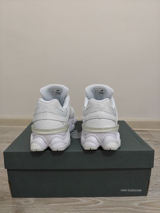 New Balance 9060 бели