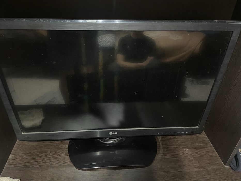 Продается телевищор LG