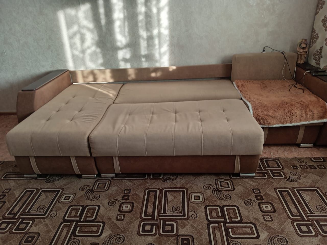 Продам диван в хорошем состоянии