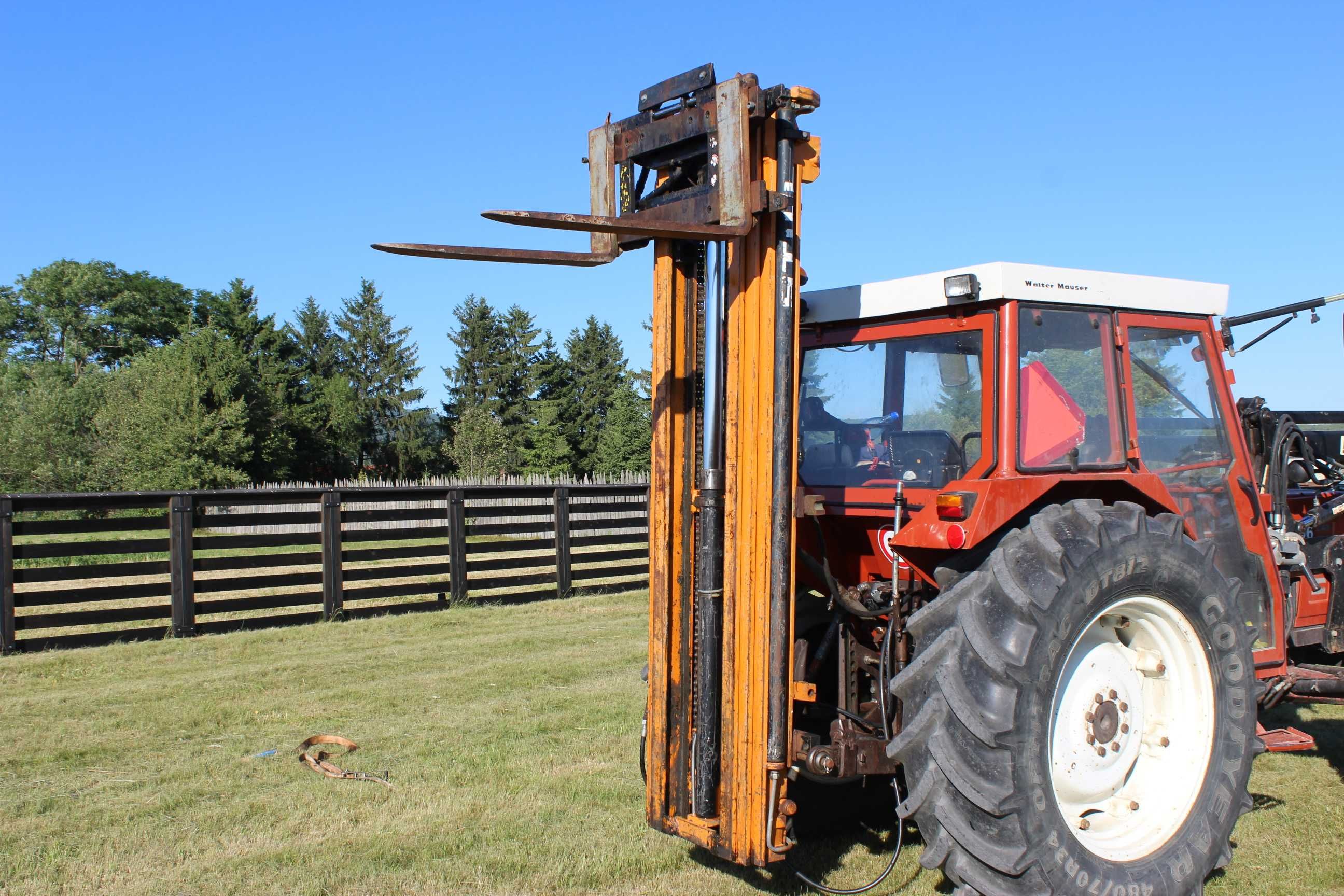 stivuitor atasabil la tractor
