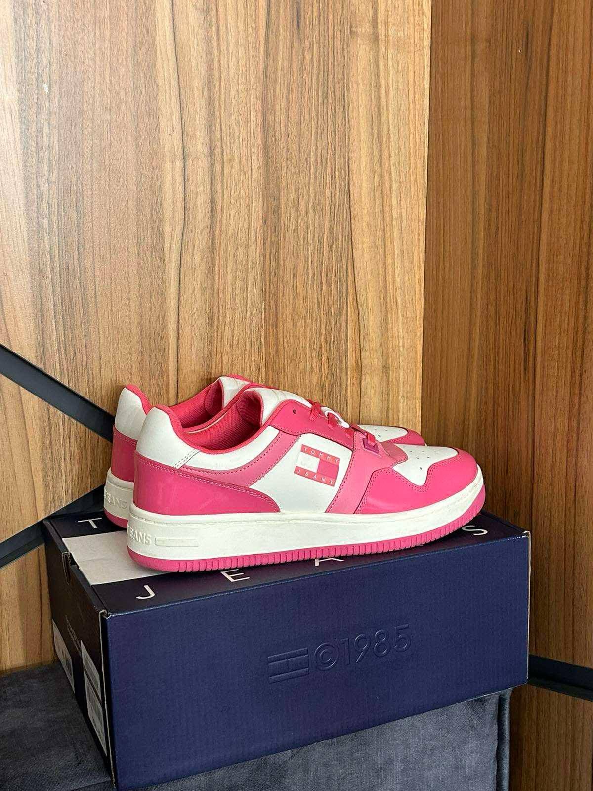Обувки Buffalo и Tommy Hilfiger