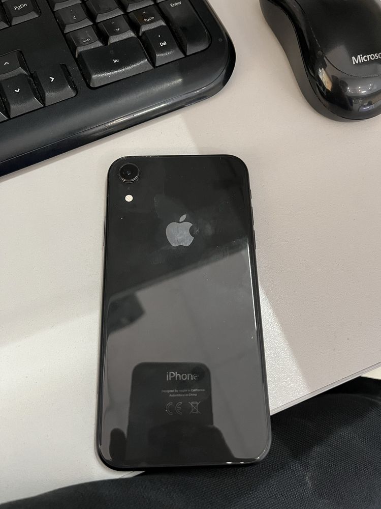 Vand Iphone XR 64 gb