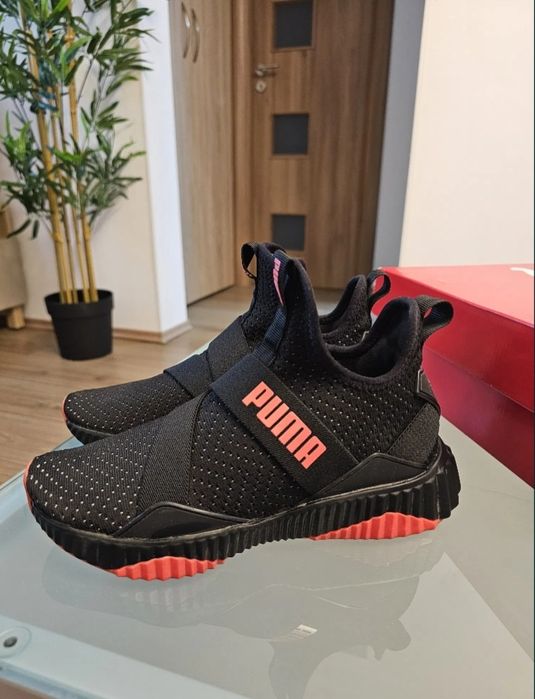 Продавам дамски маратонки Puma