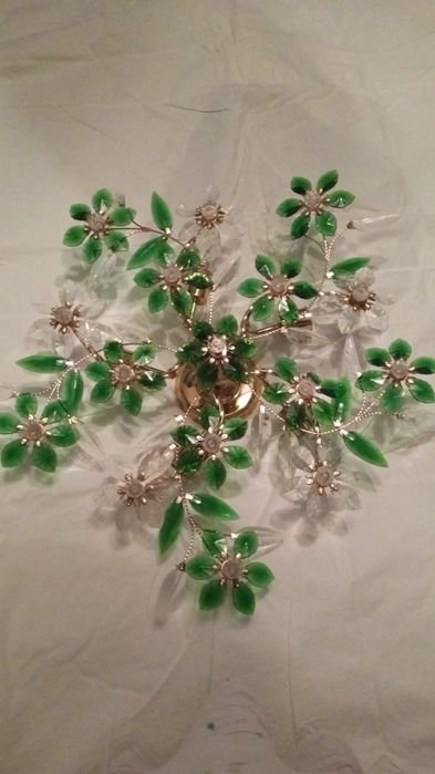 Продам люстру не дорого