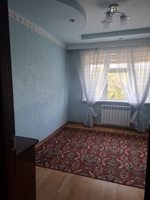 Chilonzor xalqaro jurnalistika fakultetini yonida kvartira
