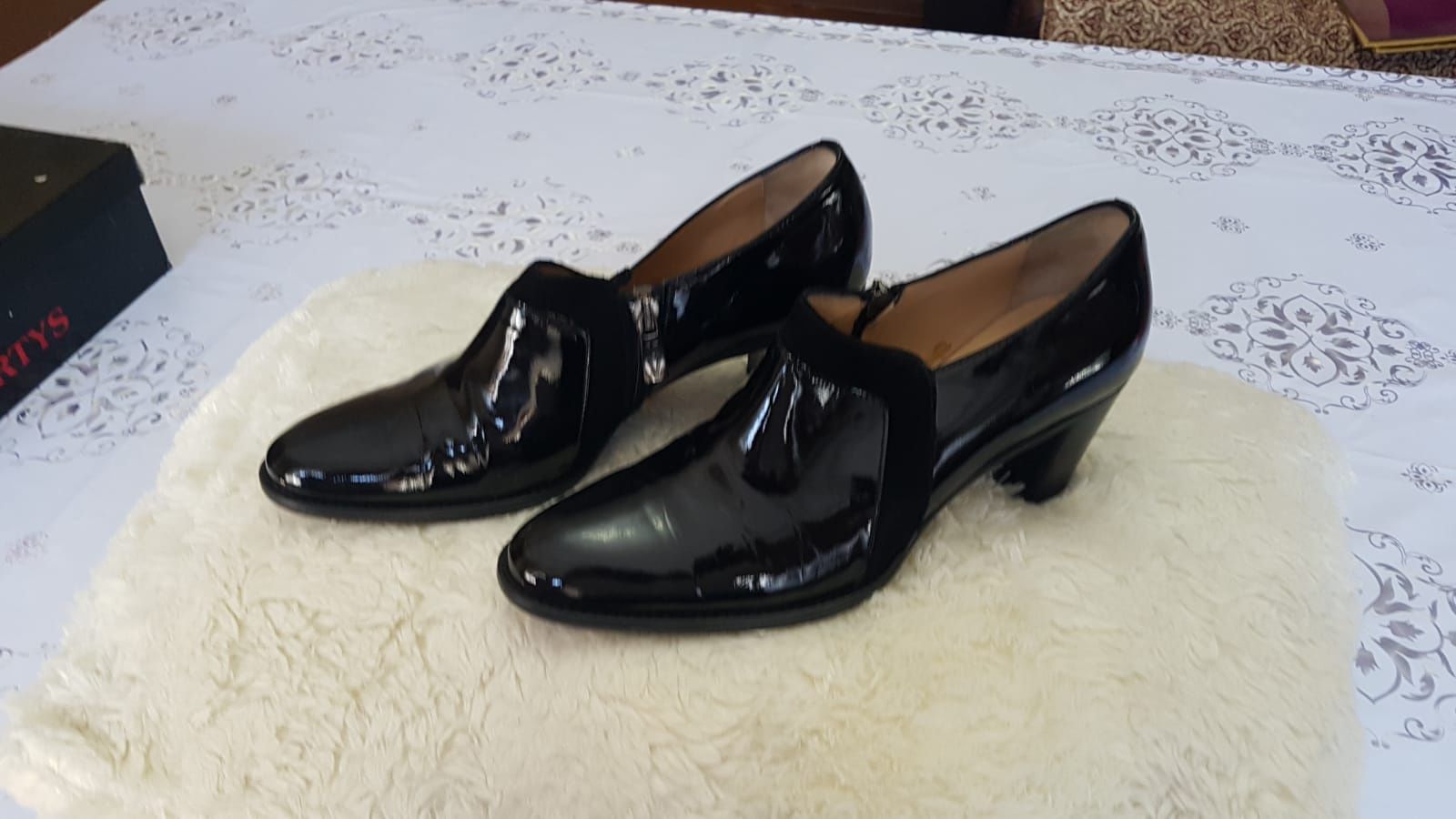 Продам итальянскую женскую обувь
