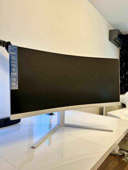 Monitor Gaming Philips Evnia 34" 180Hz 1440p