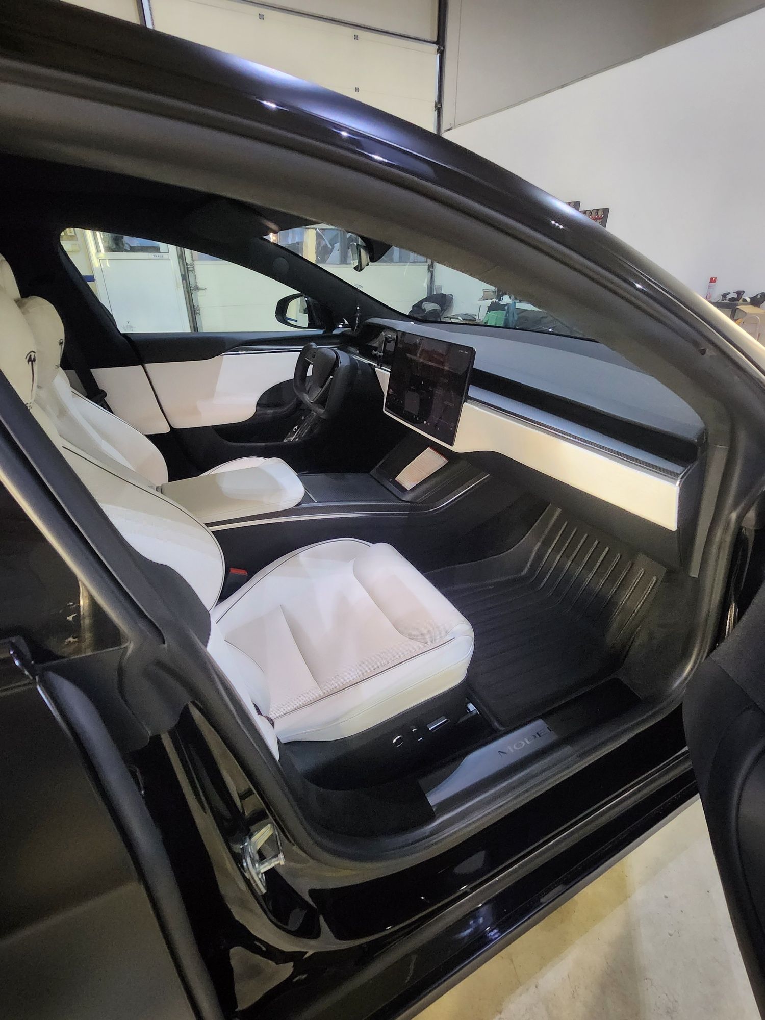 Tesla S Plaid 1020 CP