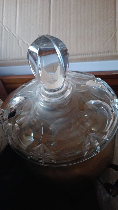 Vas din cristal cu sase cani pentru punch sau vin fiert.