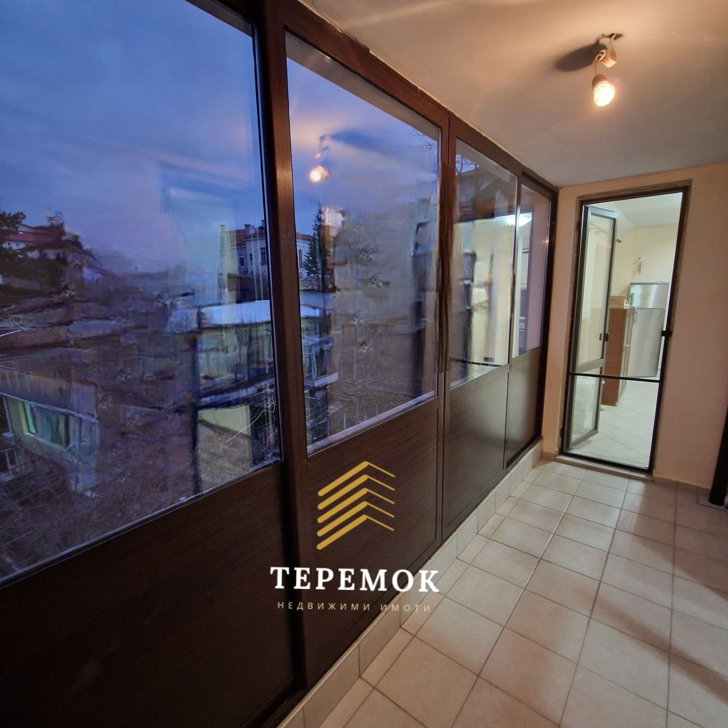 Продава Апартамент четиристаен тухлен център жр Шумен