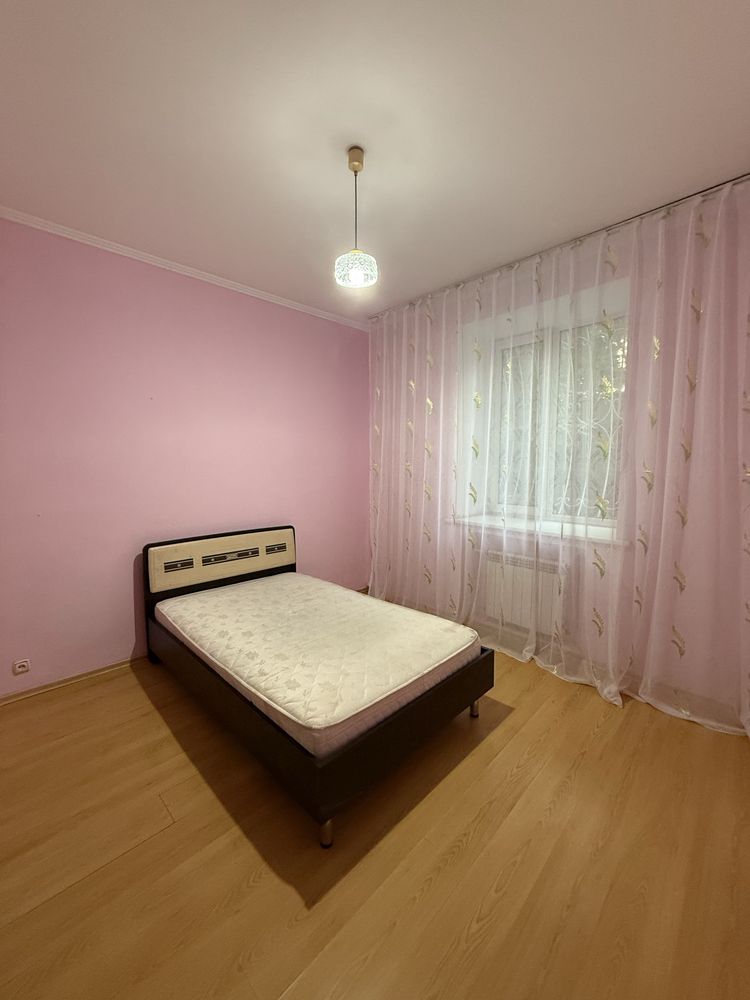 Сдам  2 комн квартиру центр
