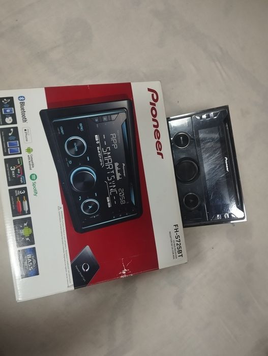 Pioneer 725 BT ..
