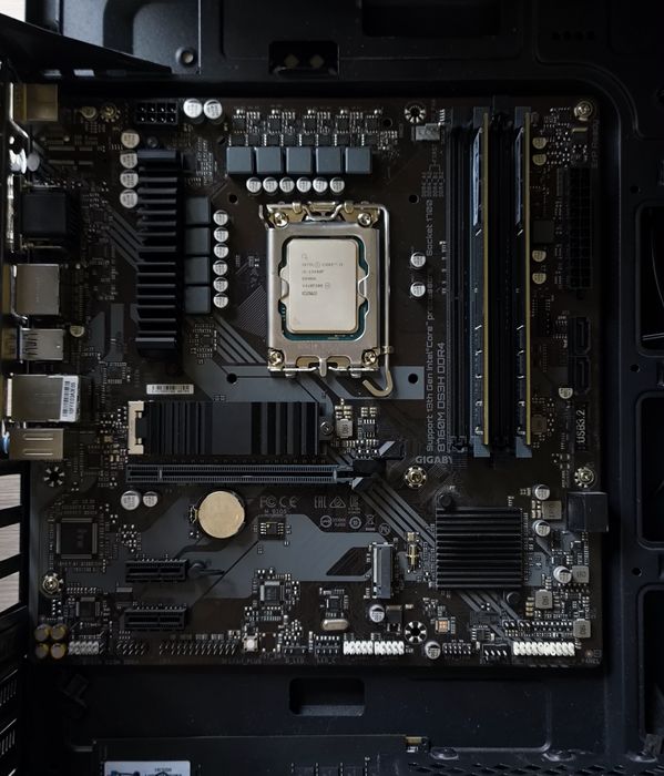 Материнская плата GIGABYTE B760M DS3H DDR4 процессор intel core i5 134