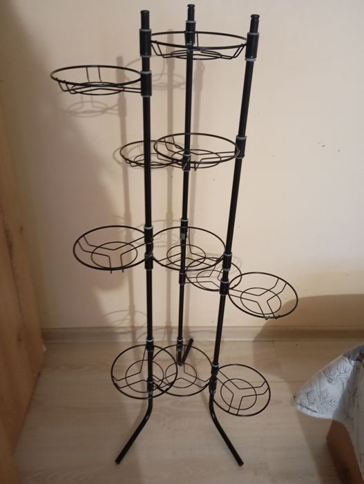 Цветарник за 11 саксии