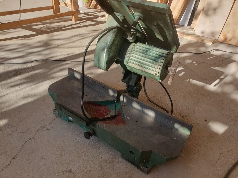 Торцовочная пила продаётся Турецкая