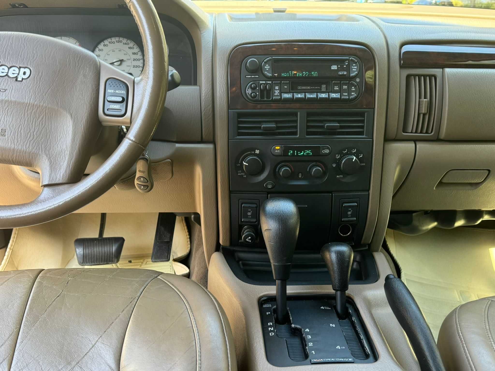 Vând  Jeep Grand Cherokee WJ Limited 2.7 Quadra Drive
