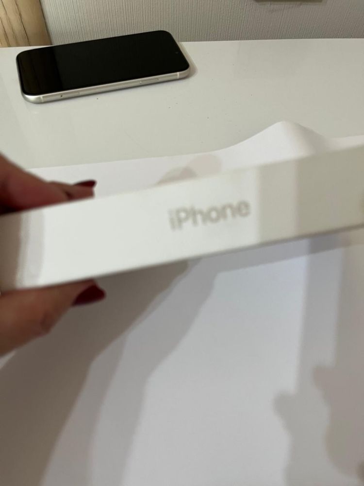 iPhone 11 / 128GB