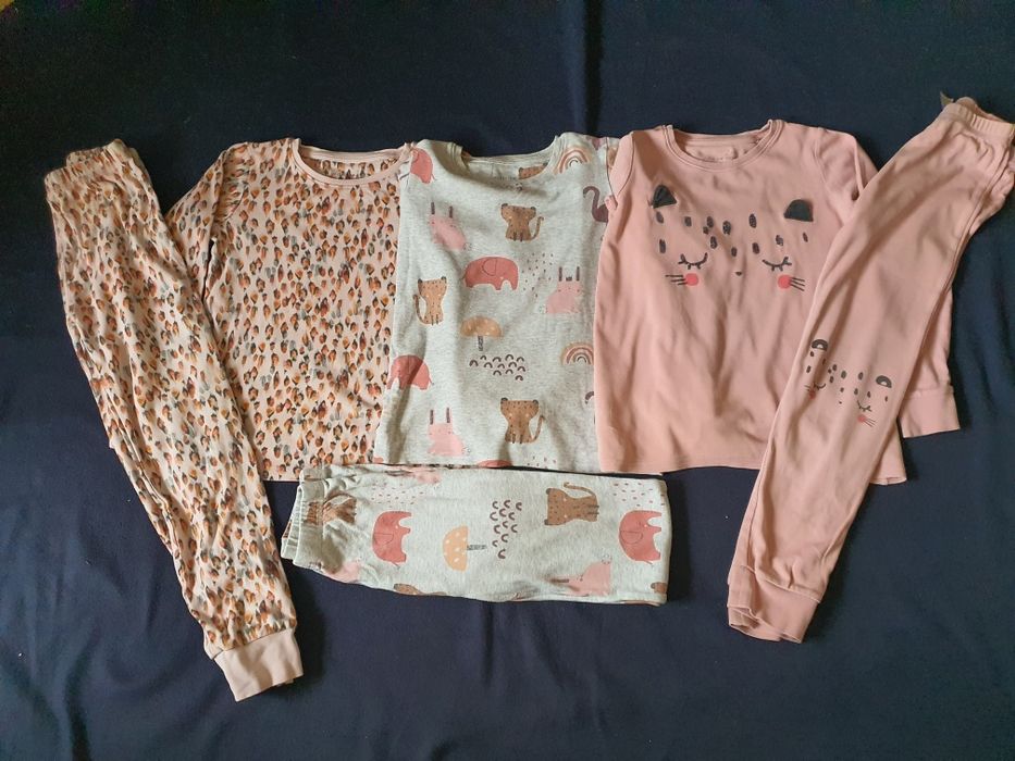 Лот пижами Next 128 см.
