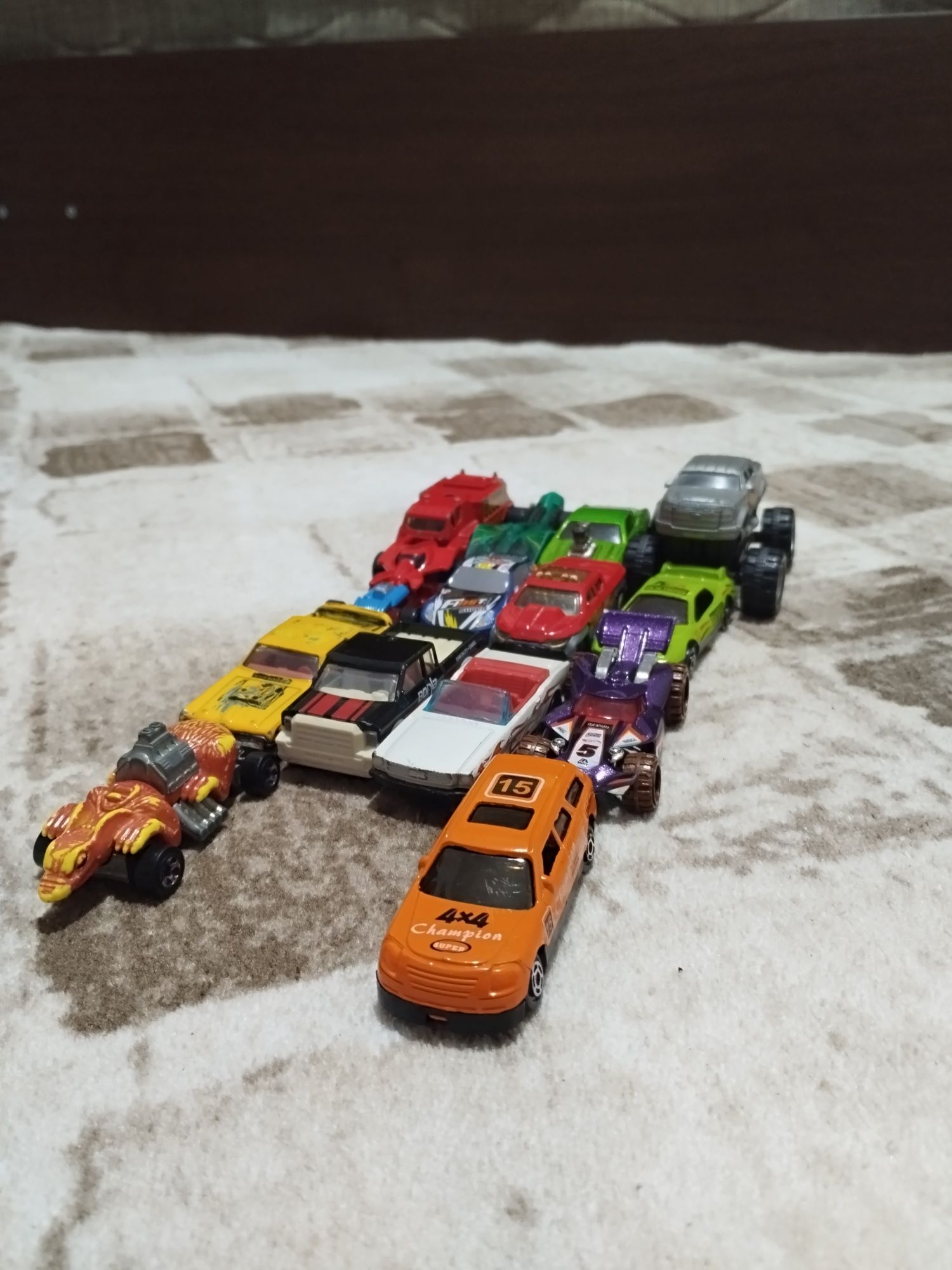 Колички на HotWheels