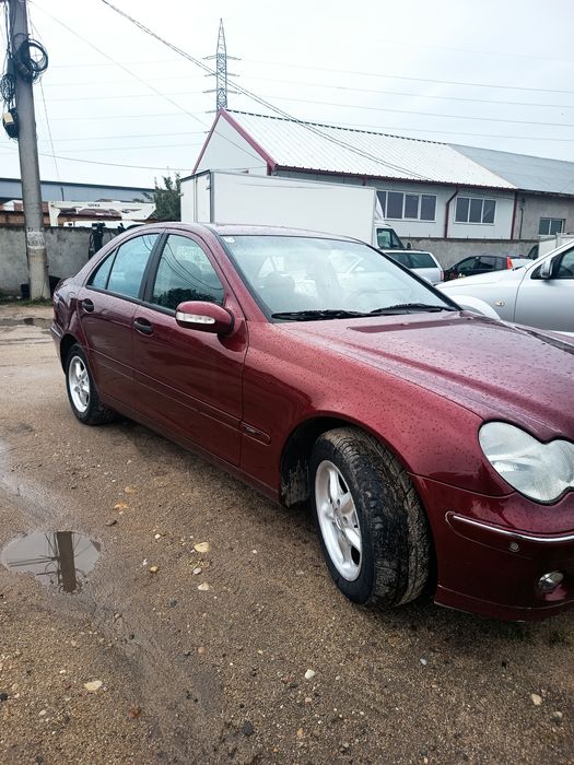Mecredez-Benz  C220 W203