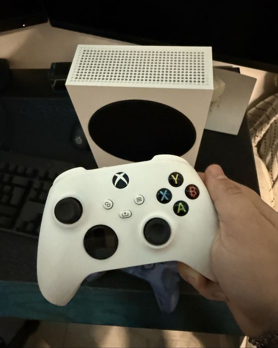 Xbox Series S 512GB + 2 Controllere (Rezervat)