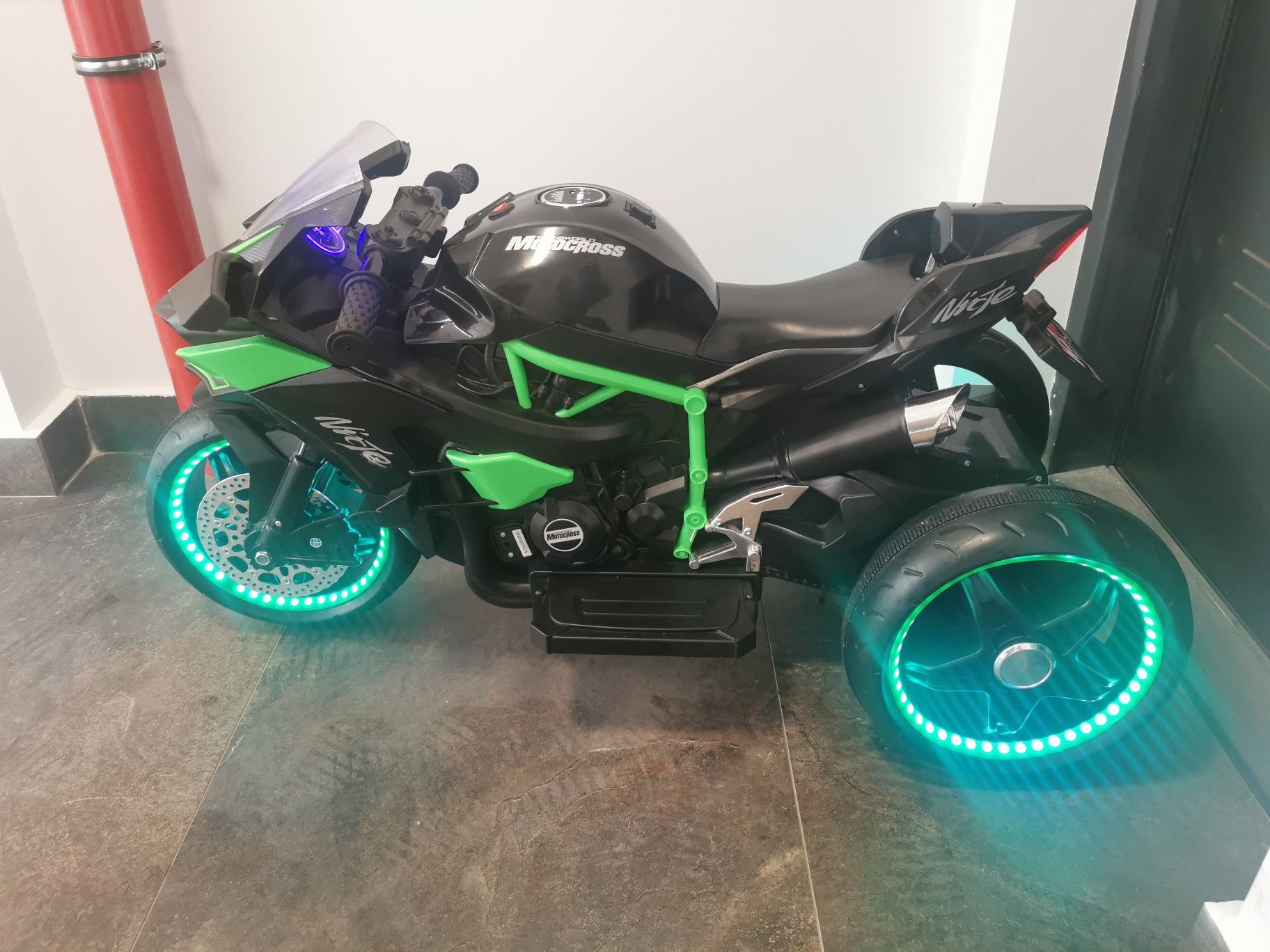 Motocicleta Electrica cu Acumulator Pentru Copii NOVOKIDS™ Ninja Premi