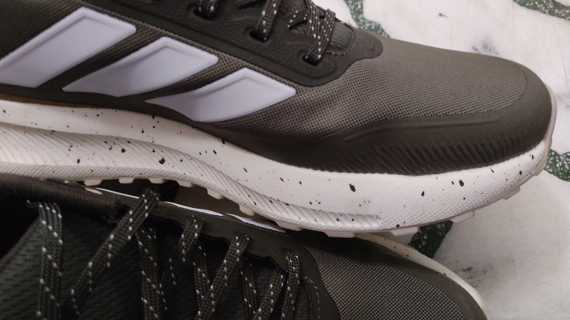 Маратонки Adidas 42⅔