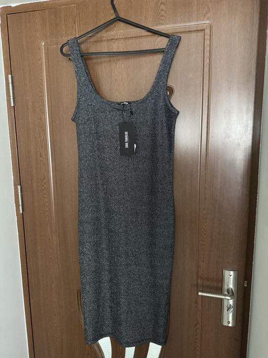 Дамски рокли и гащеризони