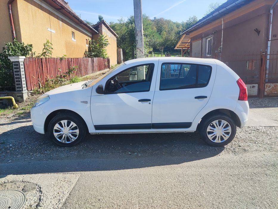 Dacia Sandero 1,4 2009 fara AC.