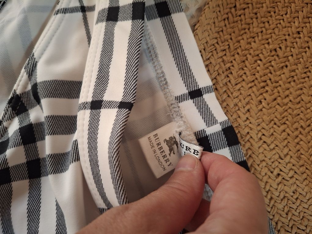 Бански горнище ,р 36С. River Island,Burberry
