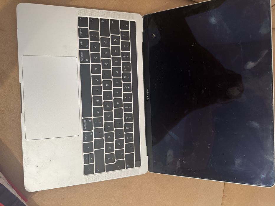 MacBook Pro 13-inch, 2019, Two Thunderbolt 3