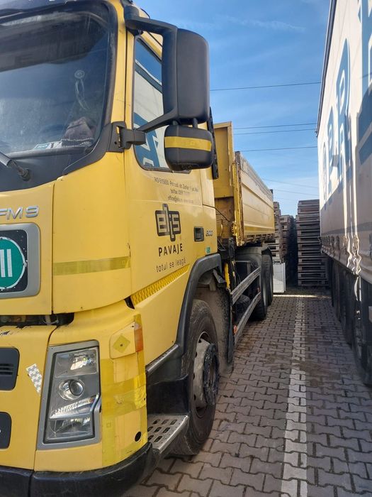 Volvo FM9 VOLVO FM8 cu macara HIAB