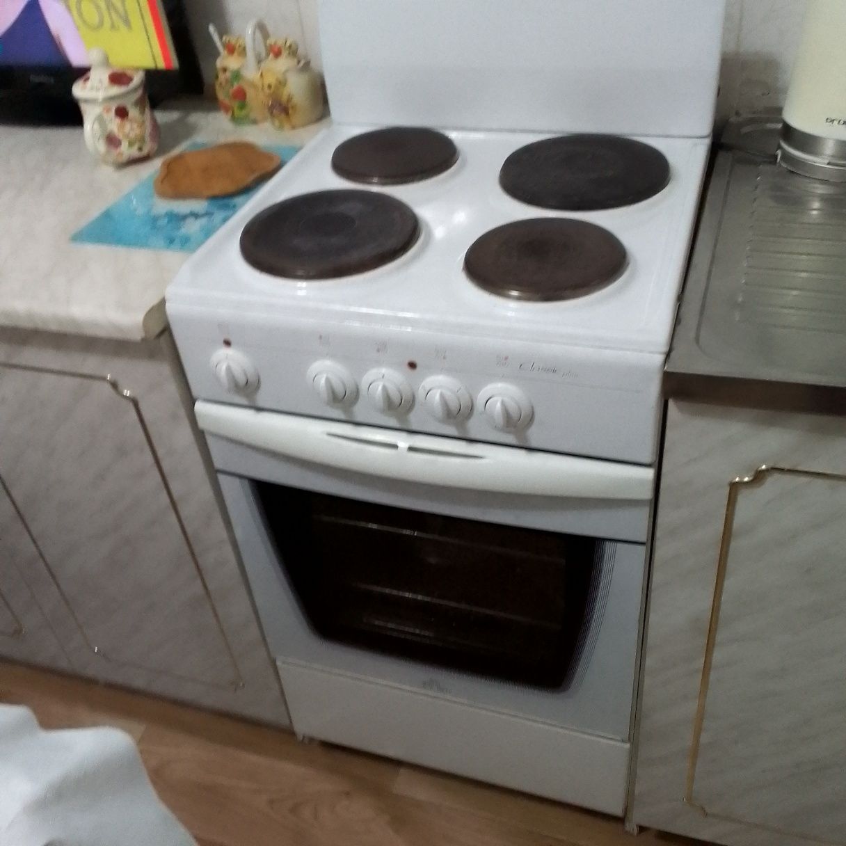 Продаю печку электрическую