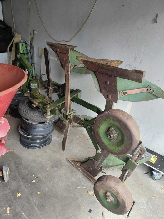 Vând Plug Reversibil