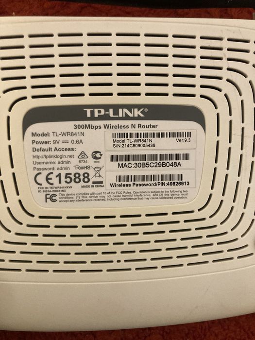 Router WiFi Tenda 300 la cutie