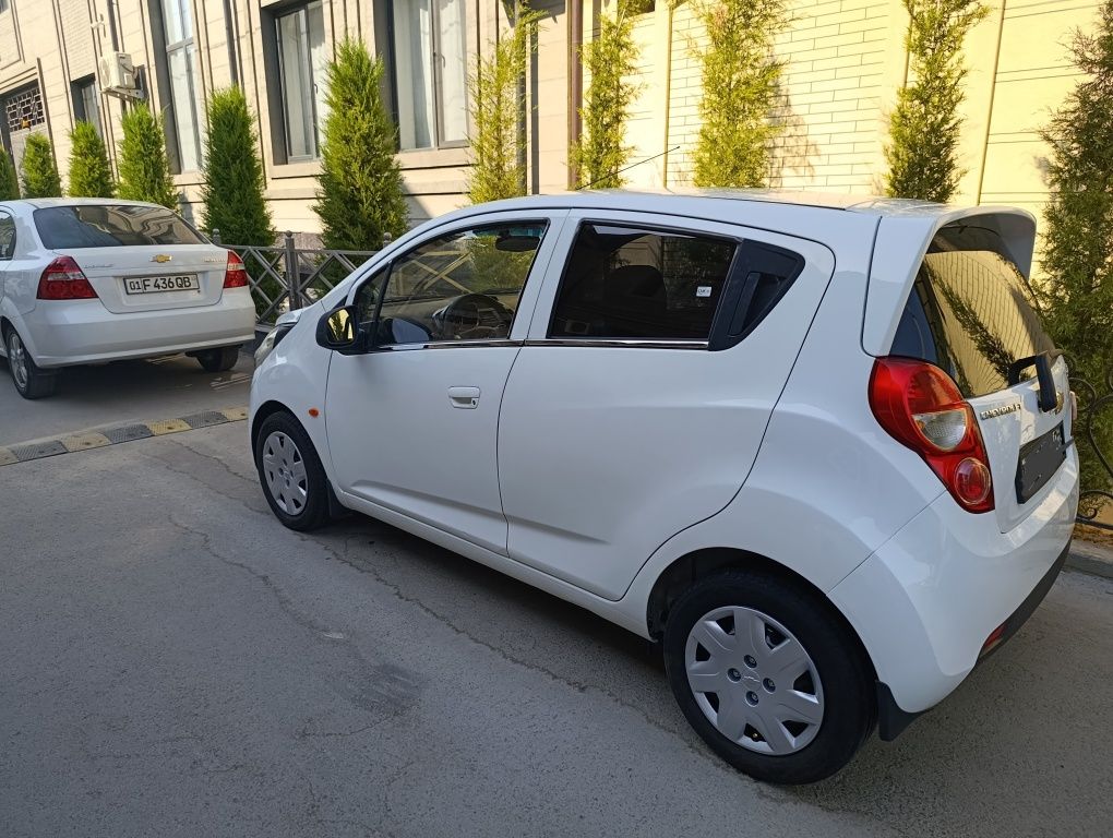 2 Poz Spark Sotiladi Xolati Yaxshi Binzinda Yurgan Moshina