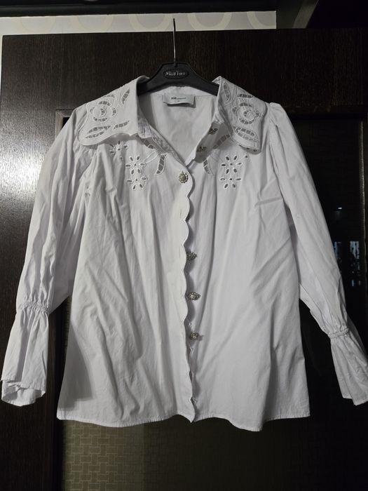 Camasa cu butoni eleganti Bsb