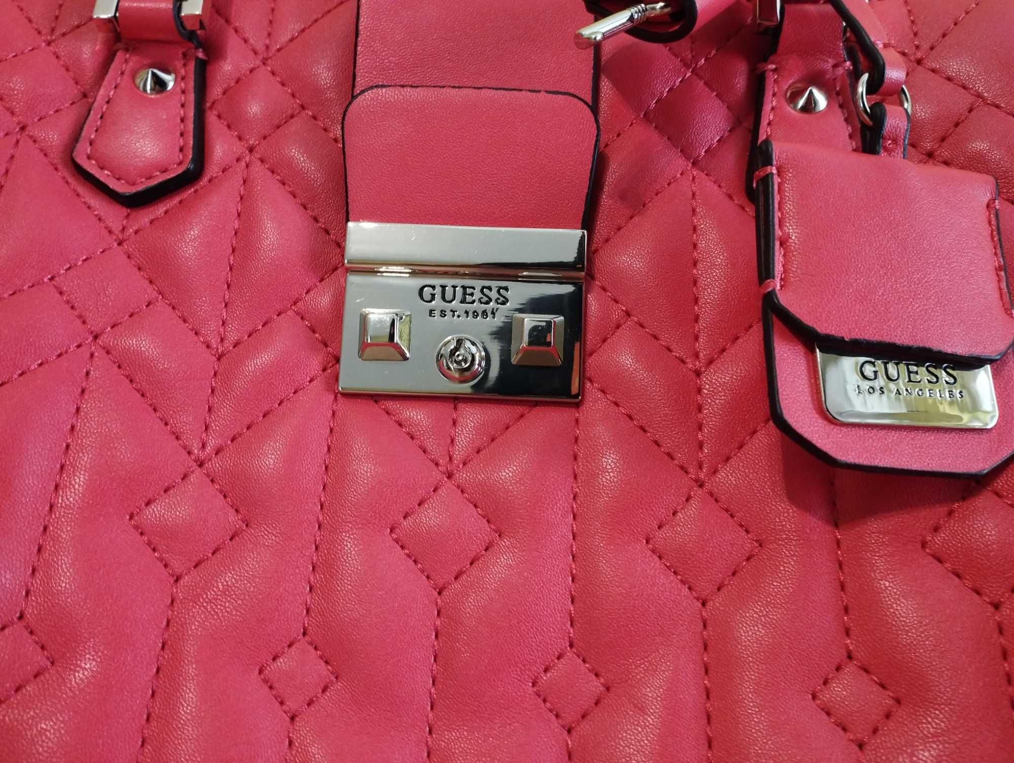 Дамска чанта Guess