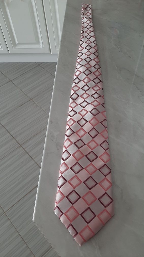 Cravată din mătase, nuanțe roz