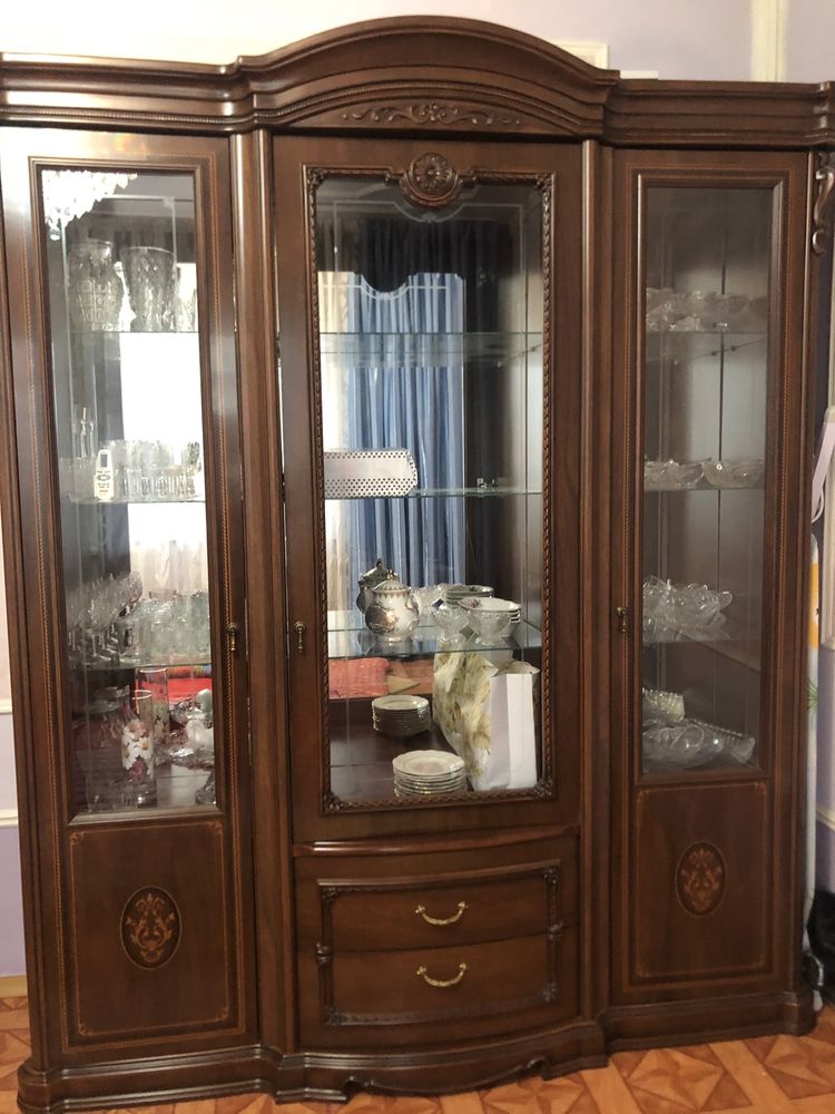Сервант для гостинной