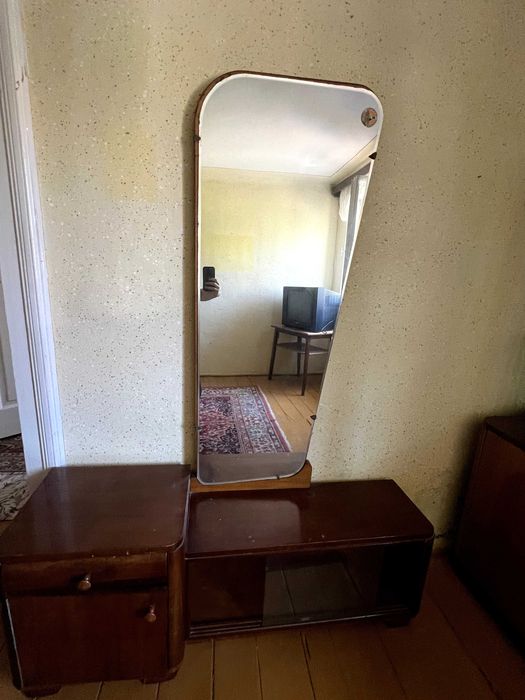 Donez mobilier cu oglindă