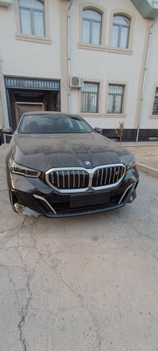 BMW I5  50 L янги 2025