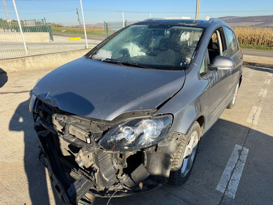 Dezmembrez / Dezmembrari / Piese / Accesorii Vw golf 6 plus 2013 1.6 tdi CAY volan stanga