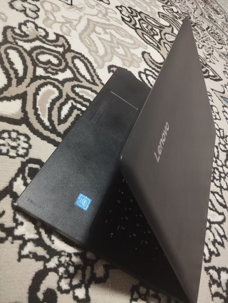 Lenovo noutbuk sotiladi