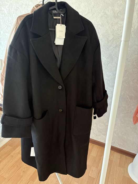 продам пальто Lichi новый